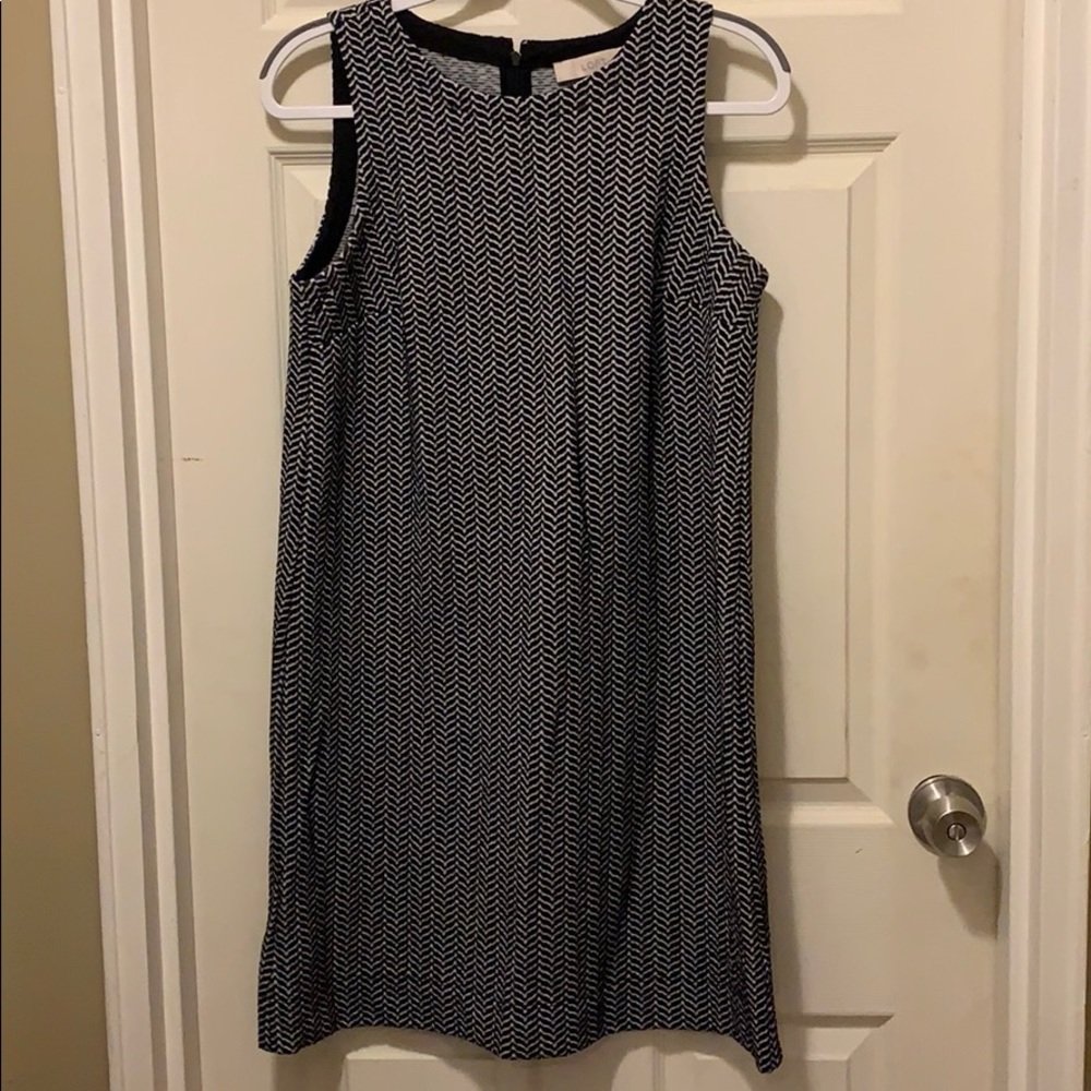 Black and gray herringbone print shift dress